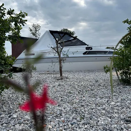 Botel La Croisière D Elfes Climatisée Thénac
